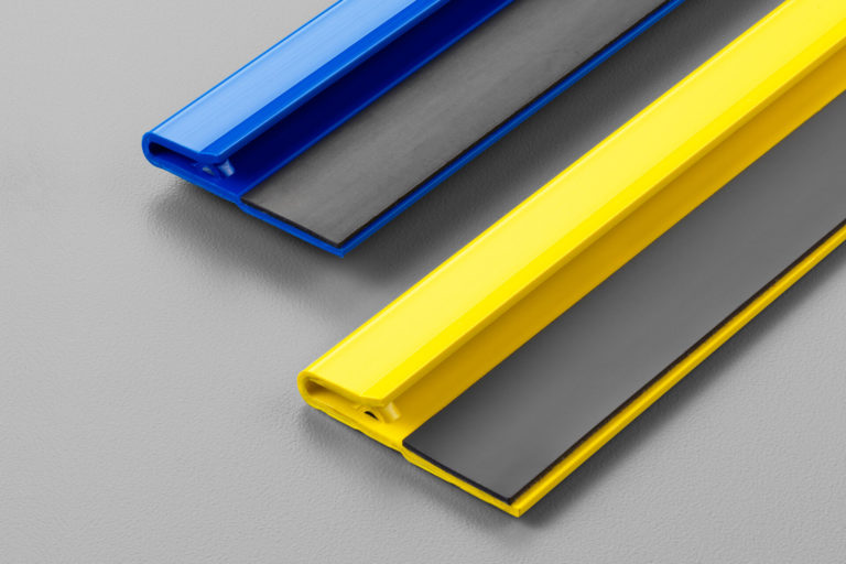 Kunststoffprofile in blau und gelb /products/plastics/plastic-solutions/plastic-profiles/